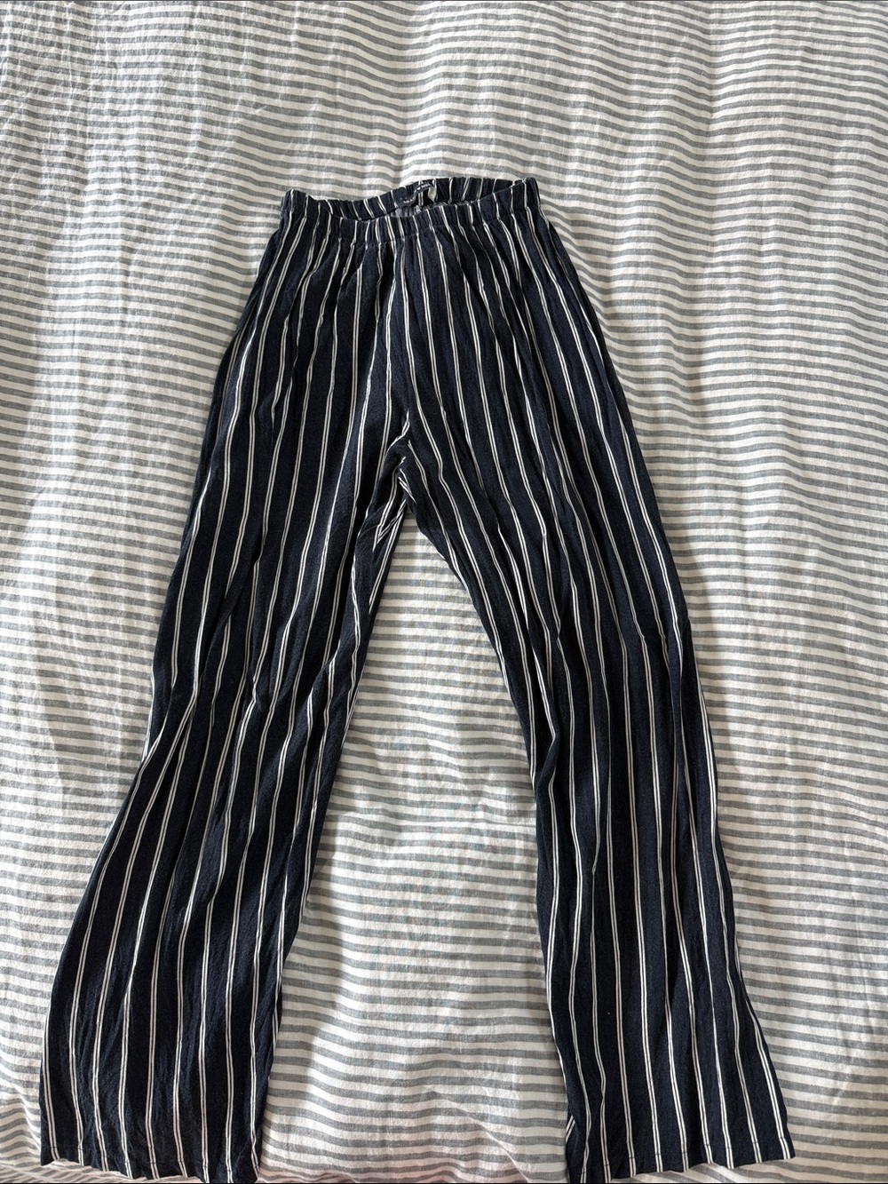 Brandy Melville cropped pants